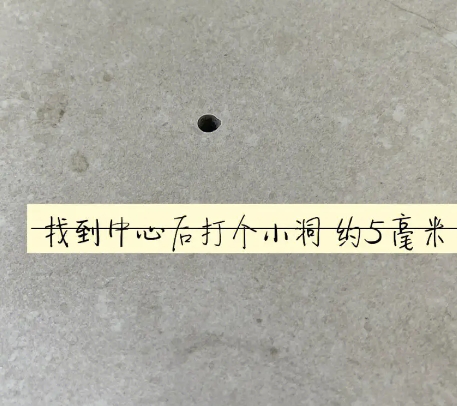 解放瓷砖空鼓维修公司专业解答在瓷砖铺贴过程中，如果砂料搅拌不均匀，将会带来以下问题